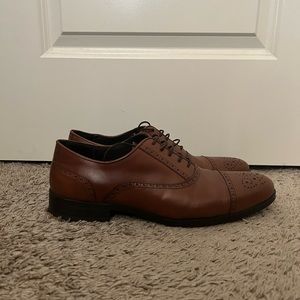 Very nice dress shoe in great condition